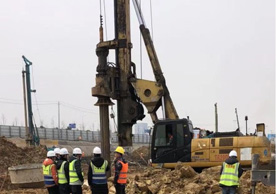 ����Ƭ����������������׮�����̣��н������ܳа���